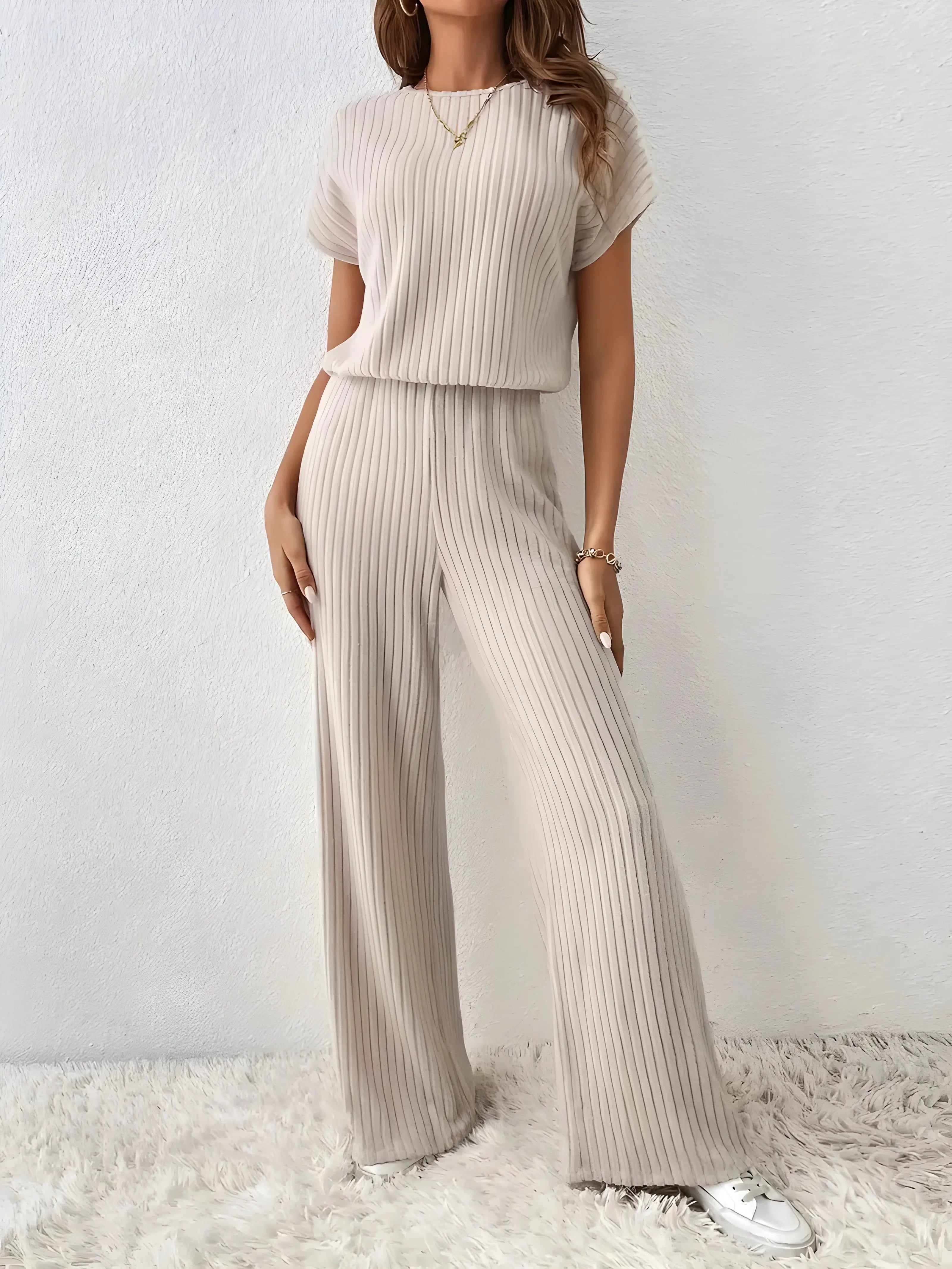 Emmy jumpsuit - Casual jumpsuit met een ronde halslijn voor moeiteloze elegantie - Velari - 