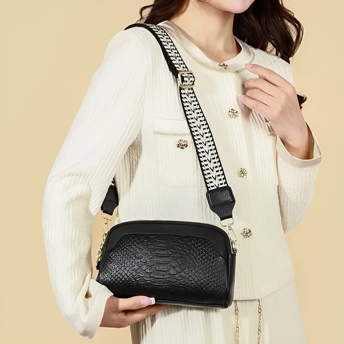 Sina Bag - Fashionable Leather Crossbody Bag for Women: Elegare