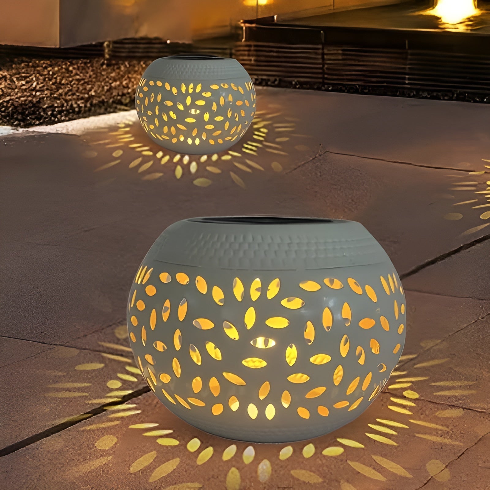 GardenTwinkle Light - Metallische Solar-Terrassenbeleuchtung mit Punktmuster & Halloween-Licht Elegare