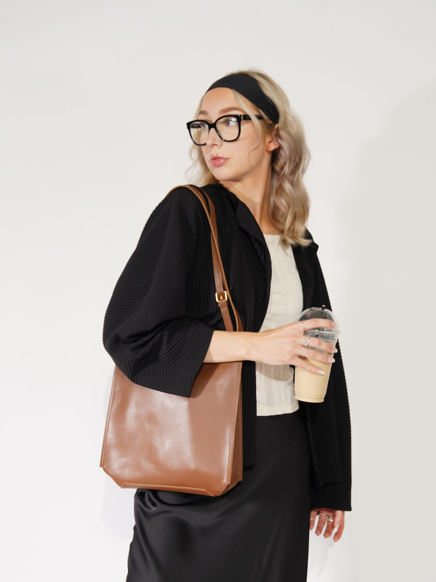 Andrina Bag - Schicke Retro Alltagstasche für Damen Elegare