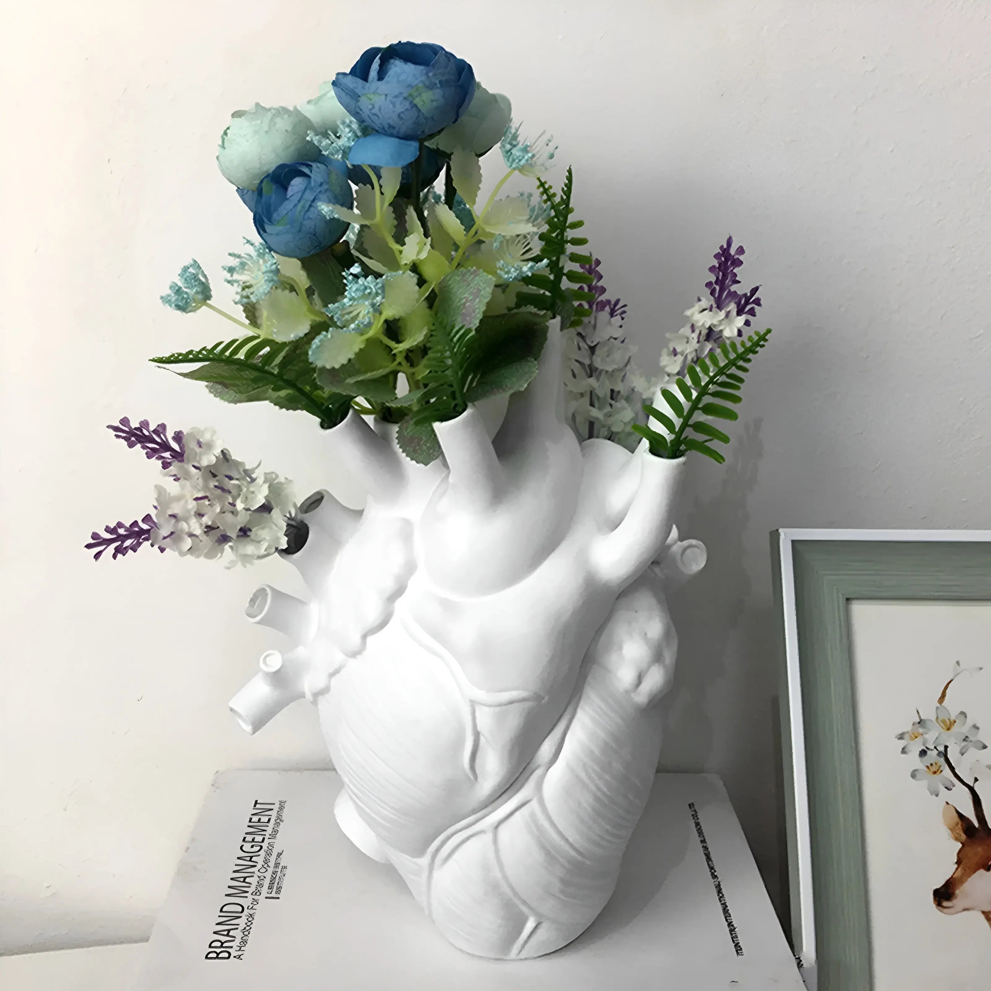 BloomHeart Vase - Elegante Grieks Geïnspireerde Hartvormige Vaas met Gedroogde Bloemen - Velari - VLP193