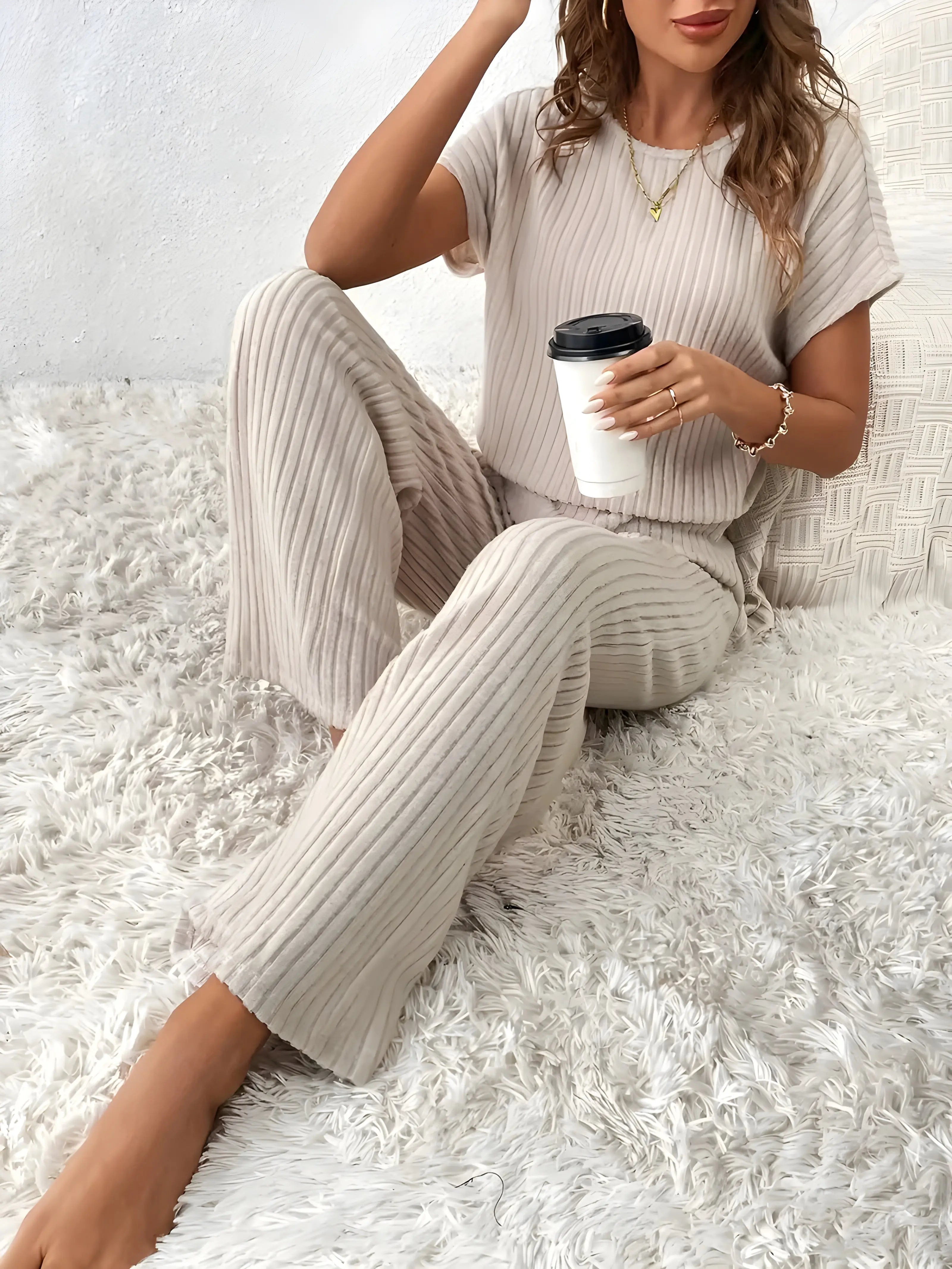 Emmy jumpsuit - Casual jumpsuit met een ronde halslijn voor moeiteloze elegantie - Velari - 