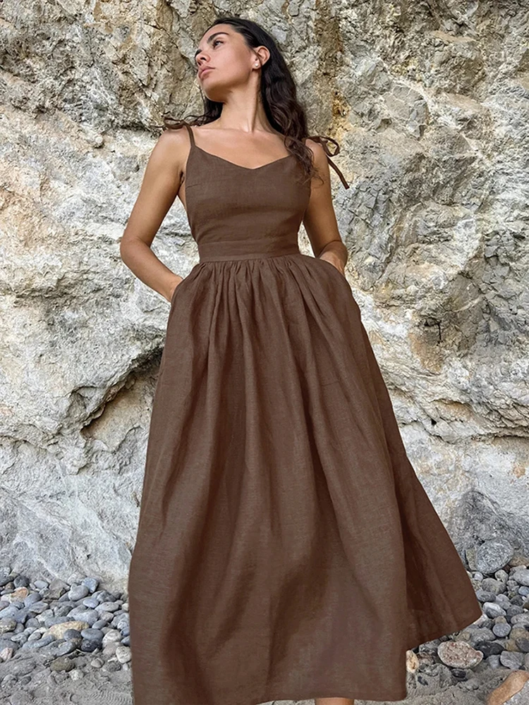 Jana Dress - Rückenfreies Sommerkleid mit verstellbaren Trägern Elegare