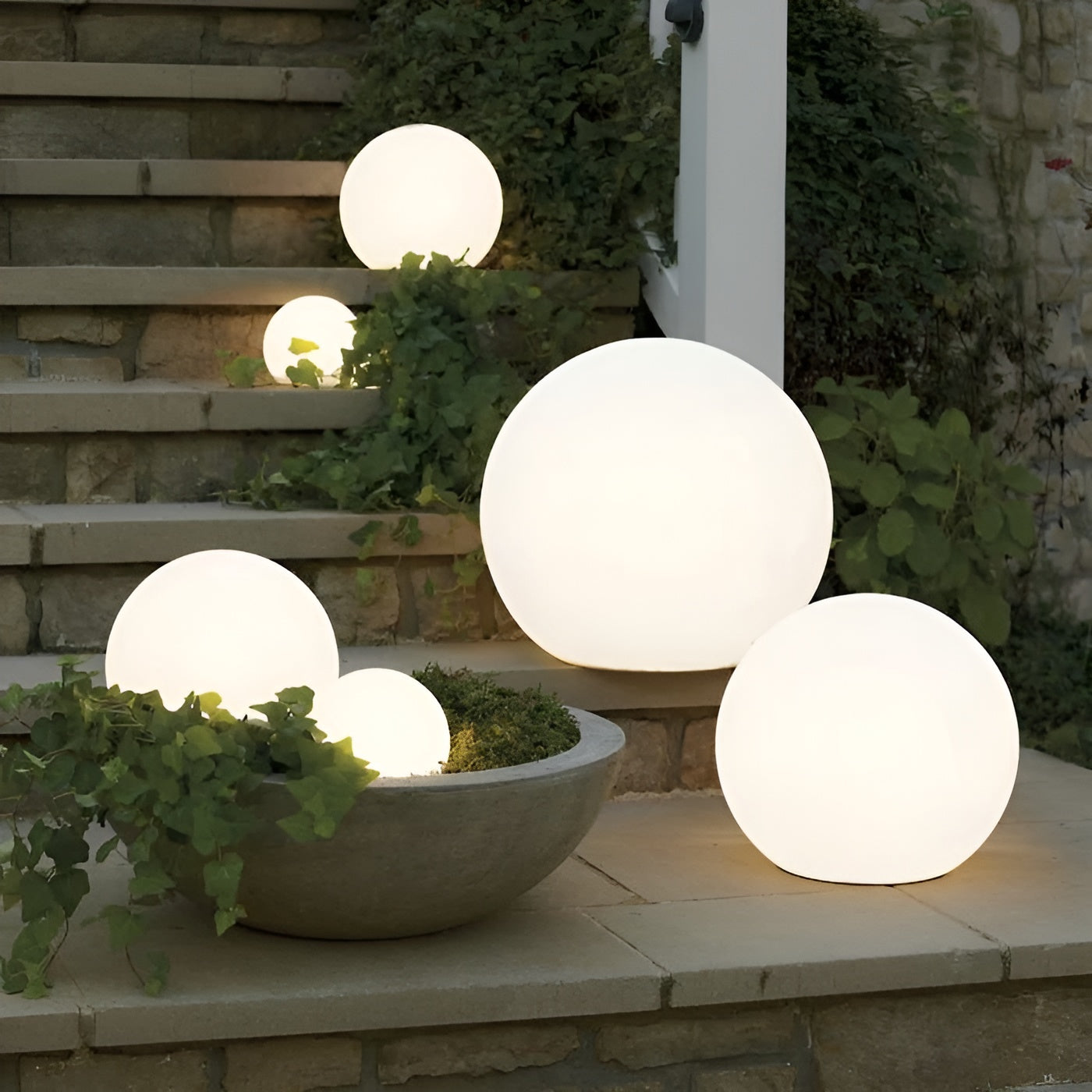 GlowBall Light - Wasserdichte, Farbwechselnde LED Gartenball-Lampe Elegare