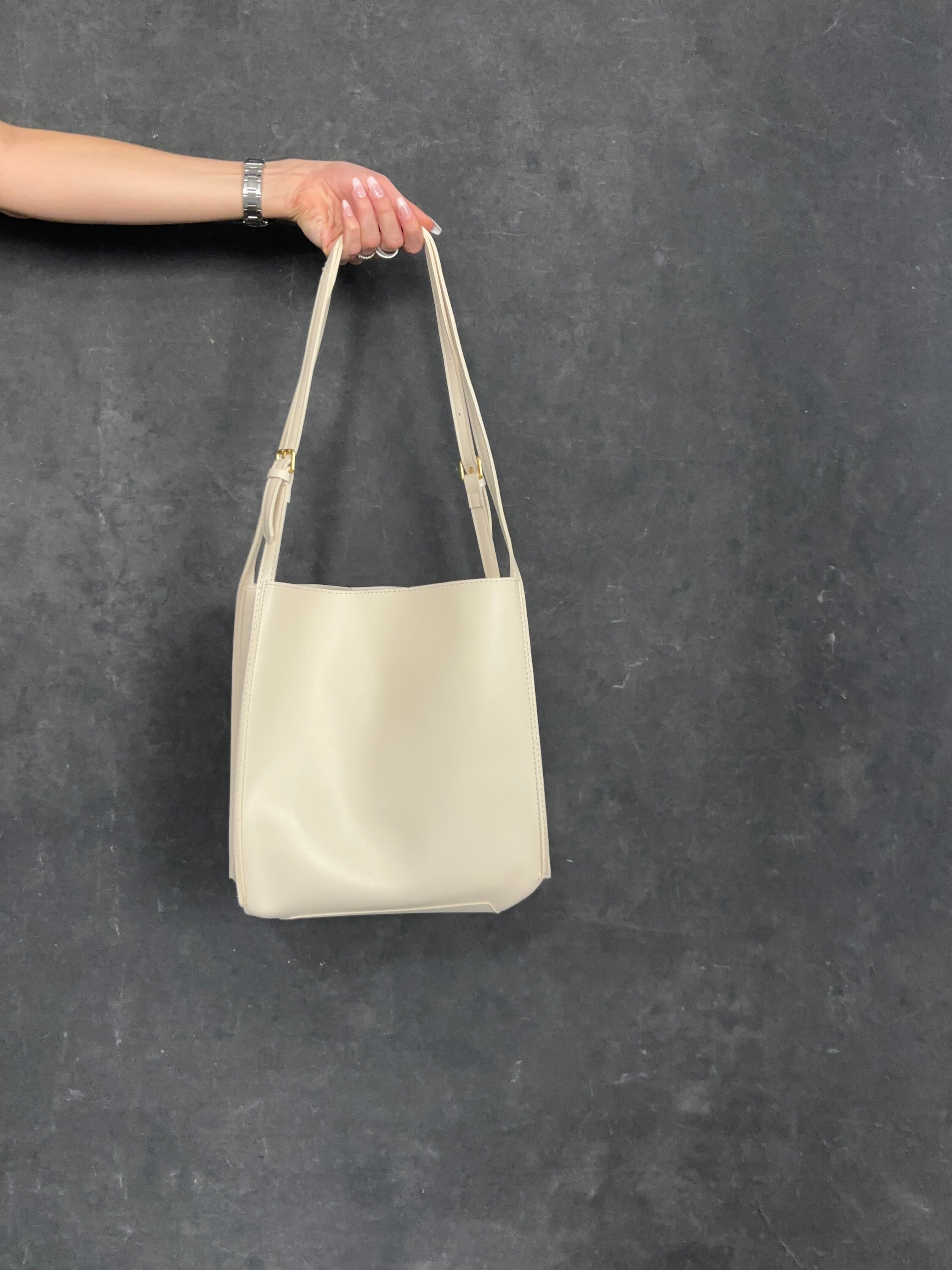 Andrina Bag - Schicke Retro Alltagstasche für Damen Elegare