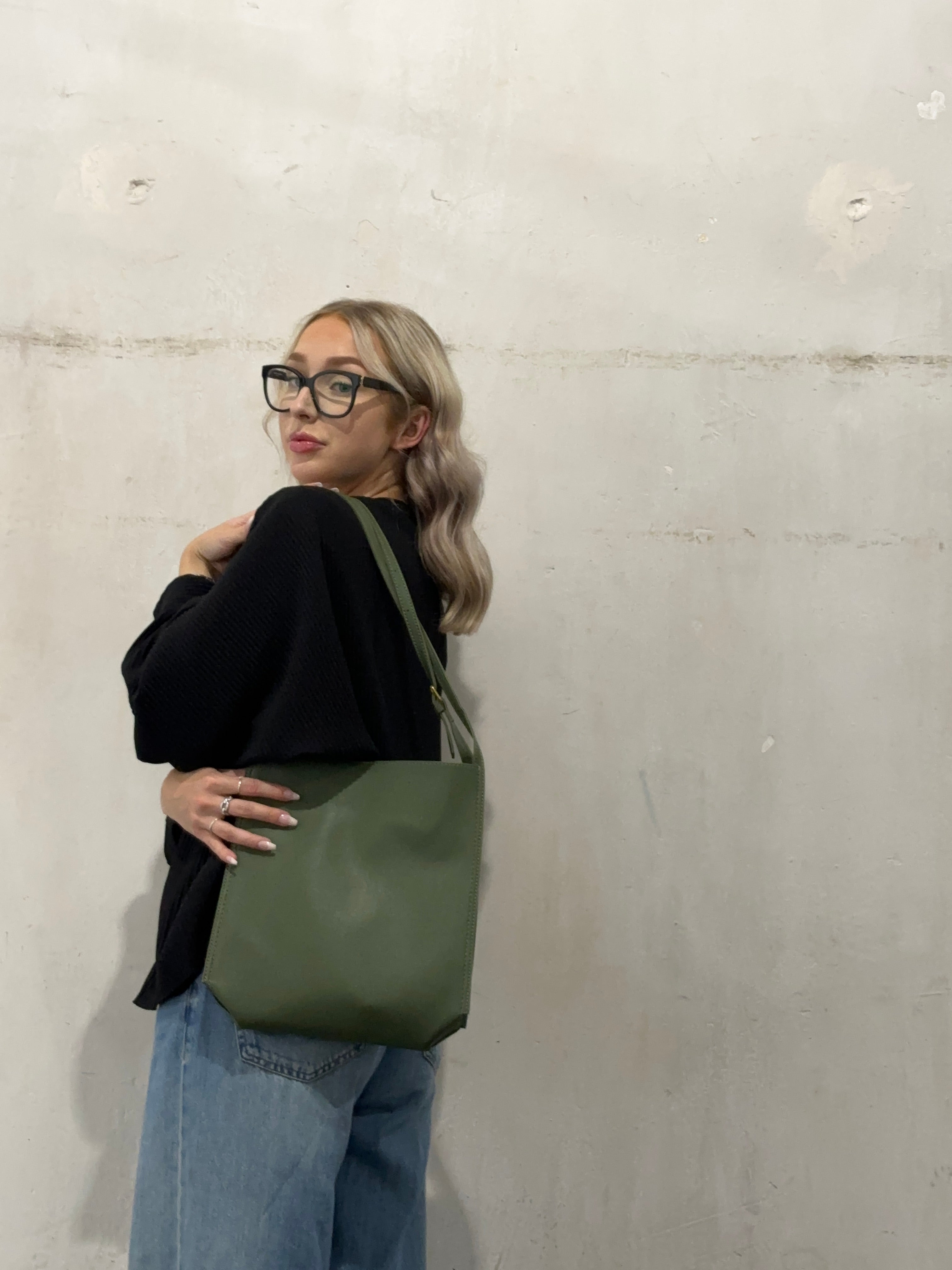 Andrina Bag - Schicke Retro Alltagstasche für Damen Elegare