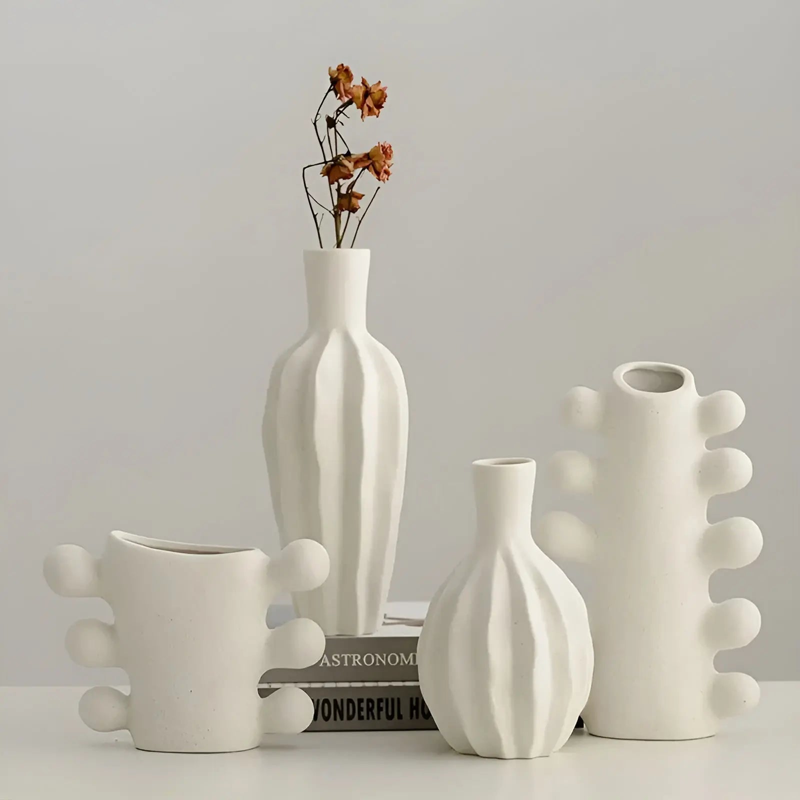 NordicBloom Vase - Minimalistische Vaas van Ongeglazuurd Keramiek met Scandinavisch Design - Velari - VLP152